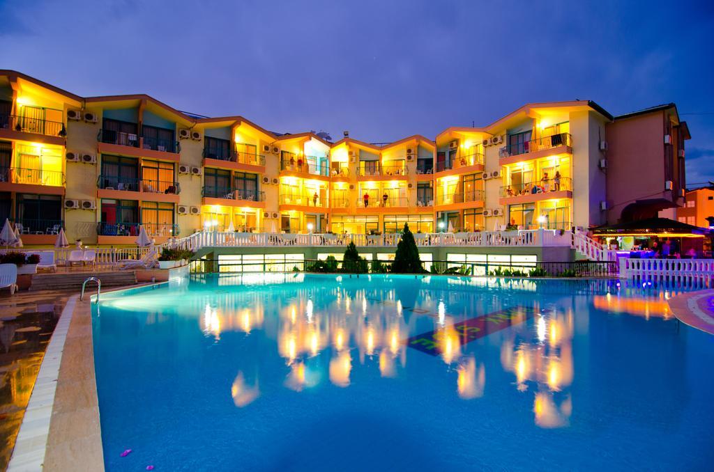 Clover Magic Park Side Hotel Luaran gambar